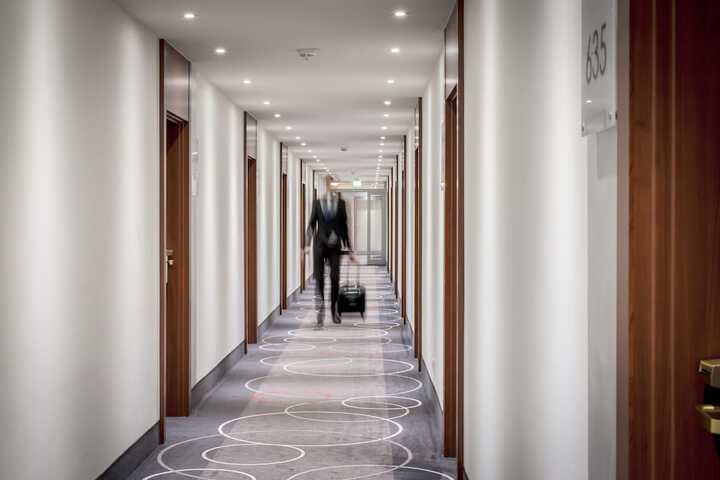 Ballroom/Hall 75 of 81