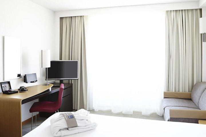 Room 15 of 51