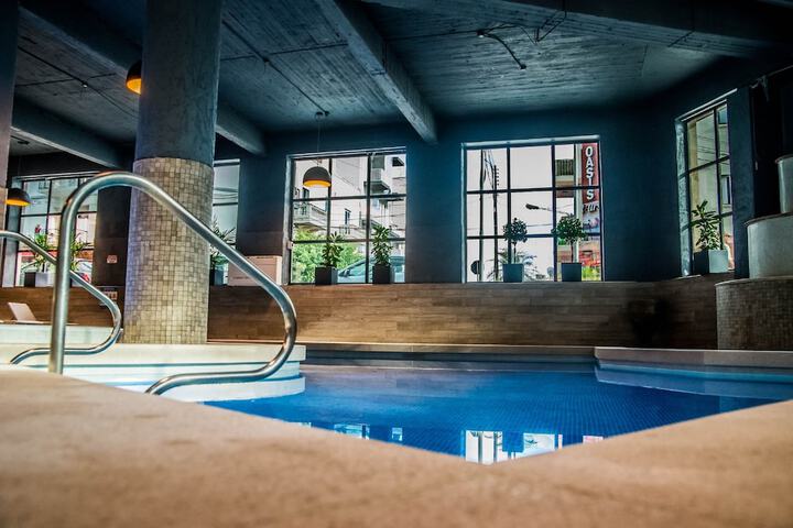 Pool 23 of 44