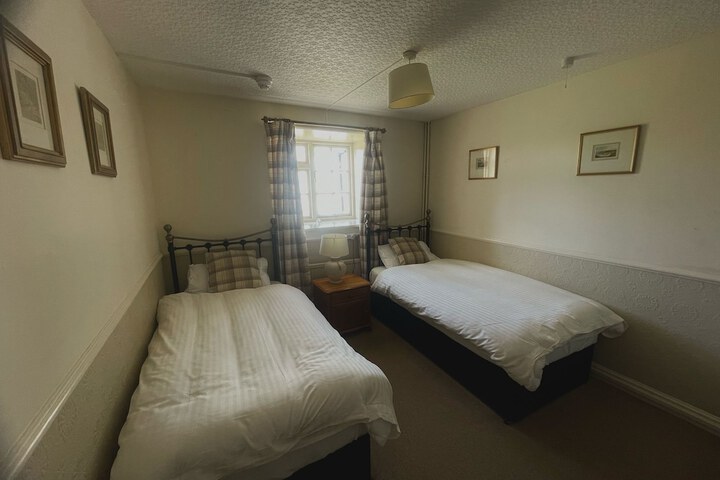 Room 5 of 46