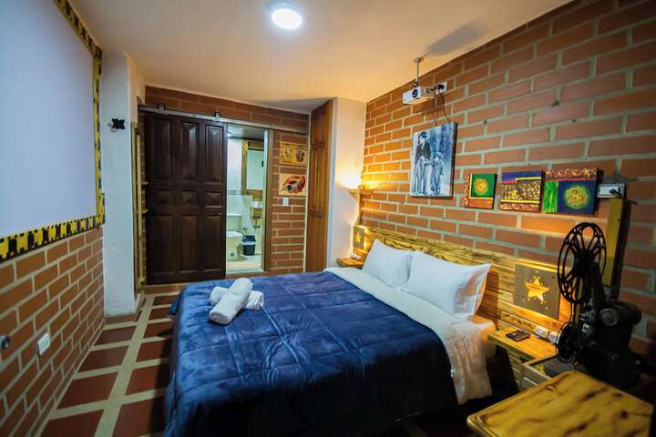 Room 2 of 63