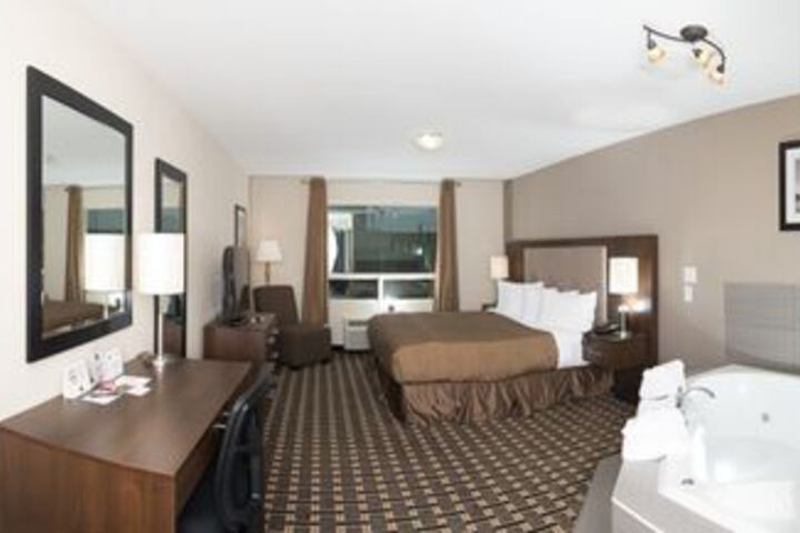 Room 6 of 10