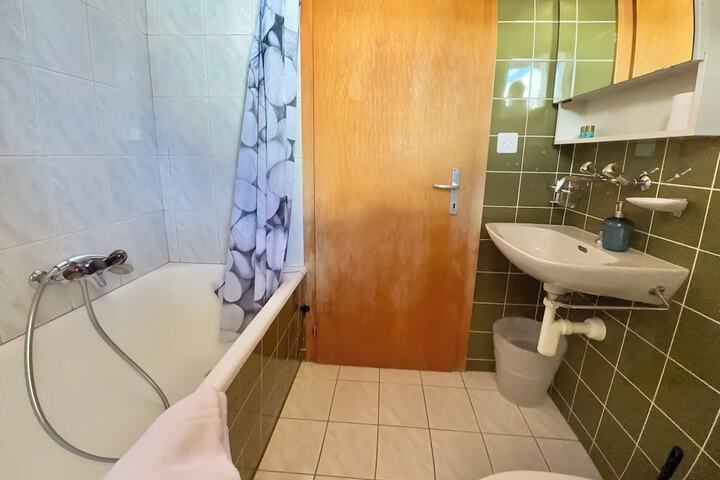 Room 33 of 67