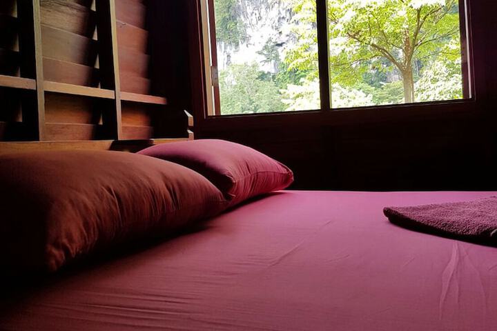 Room 2 of 34