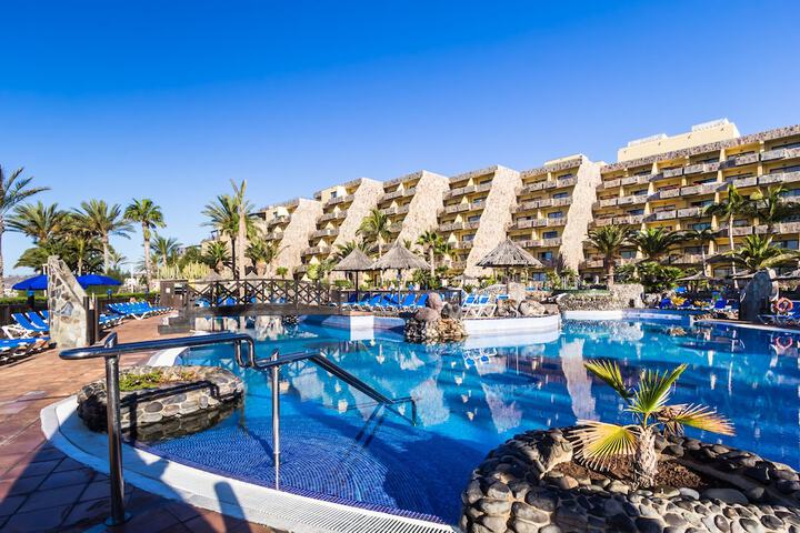 Hotel with Pool