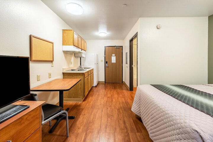 Studio Double Bed Accessible (22 of 23)