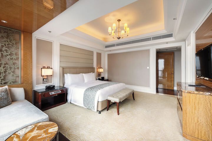 Room 46 of 122