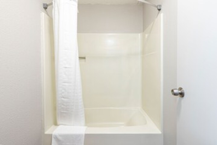 Room 2 of 53