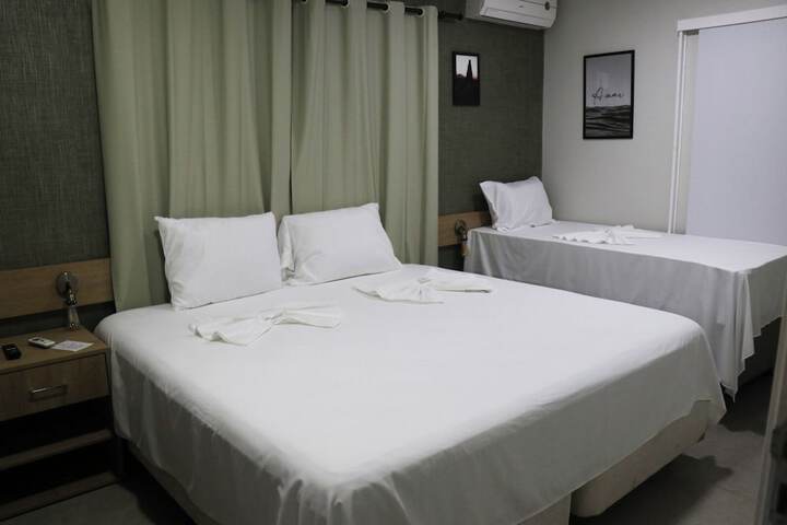 Room 4 of 13