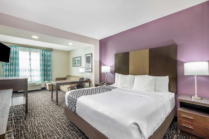 1 King Bed (8 of 14)