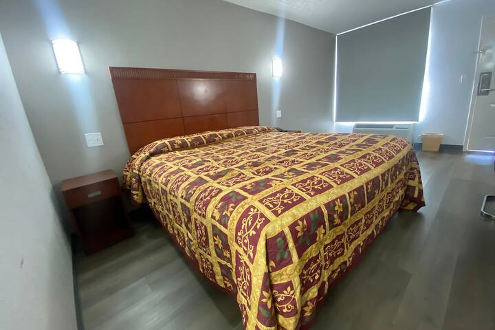 Room 16 of 39