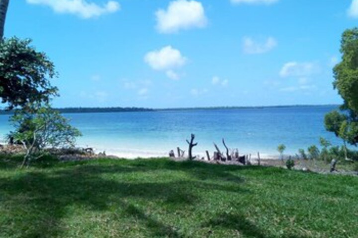MAFIA BEACH BUNGALOWS