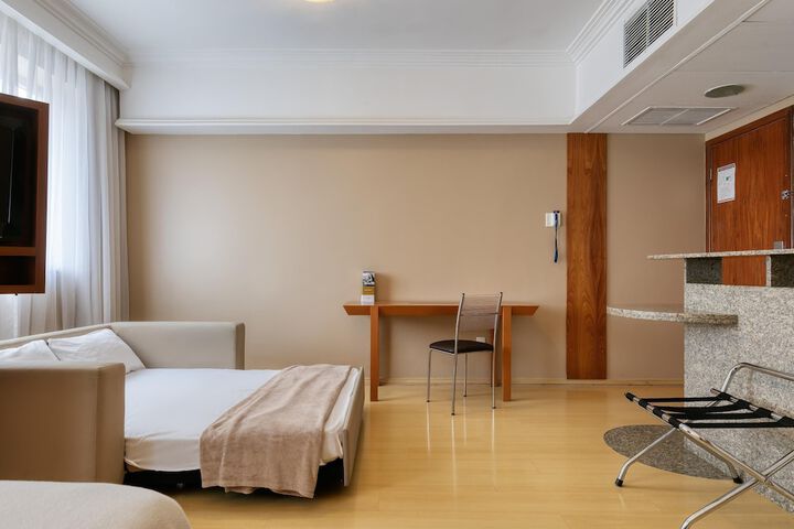 Room 11 of 74
