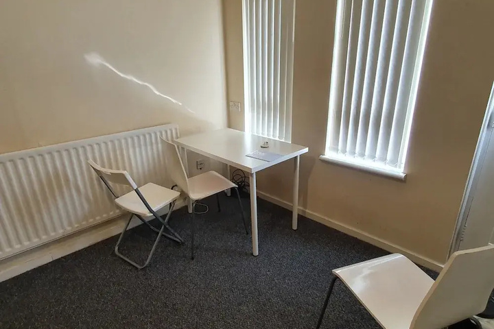 Room 4 of 15