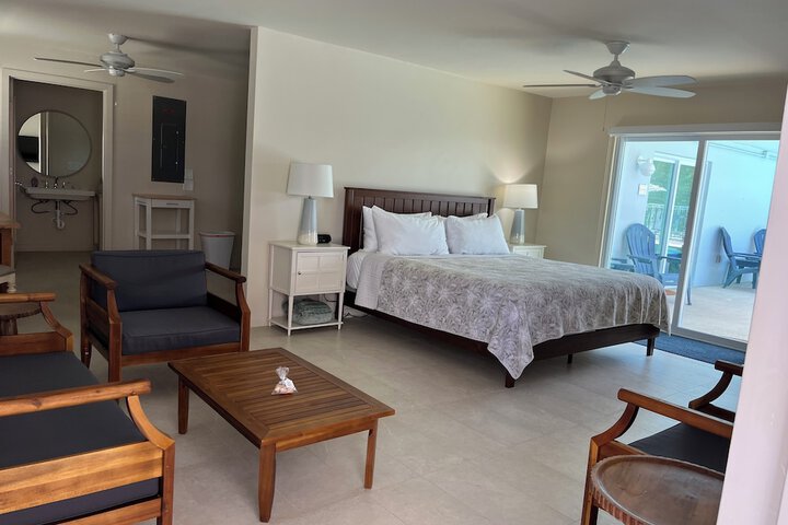 Room 3 of 28