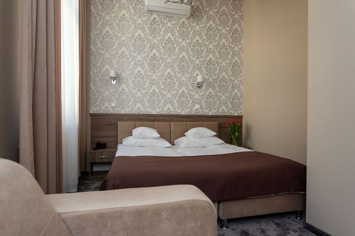 Room 4 of 55