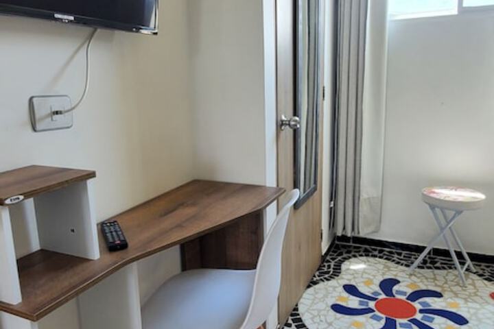 Room 12 of 102