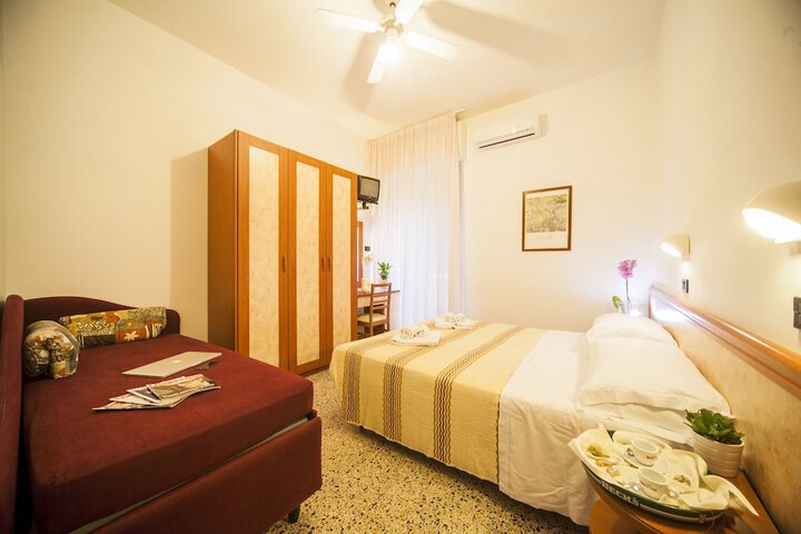 Room 5 of 27