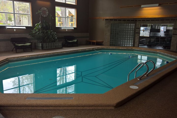 Pool 41 of 79