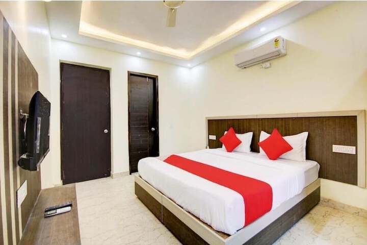 Room 3 of 10