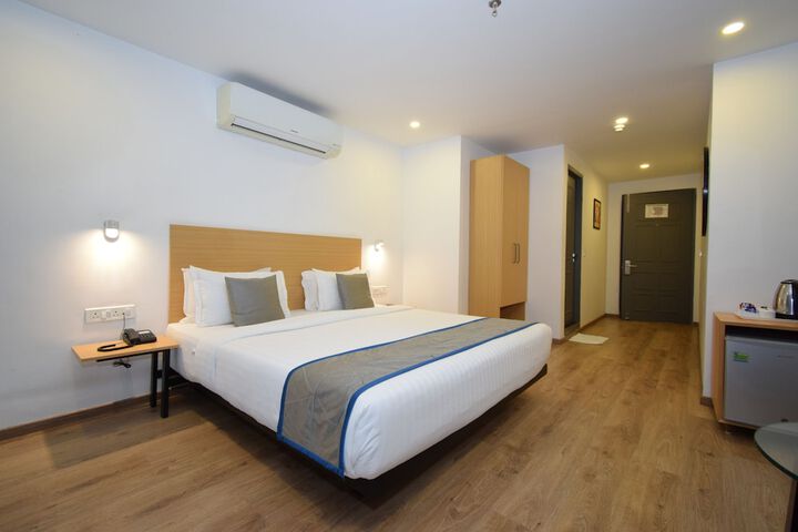 Room 35 of 61