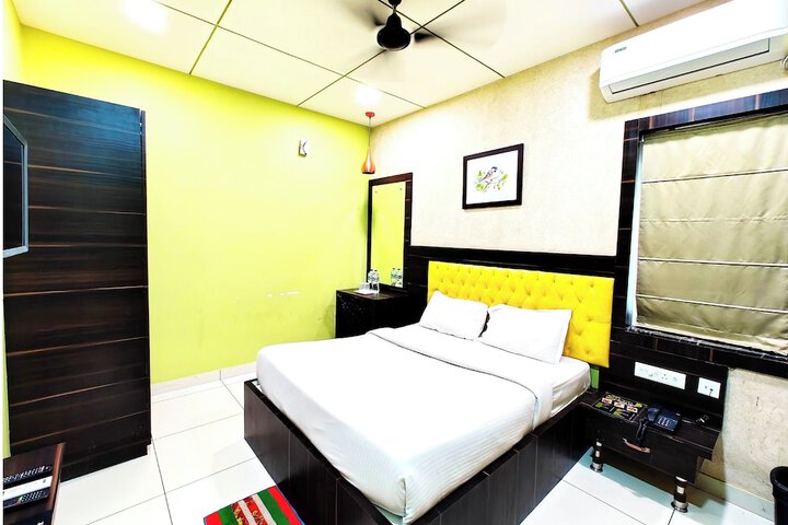 Room 13 of 22
