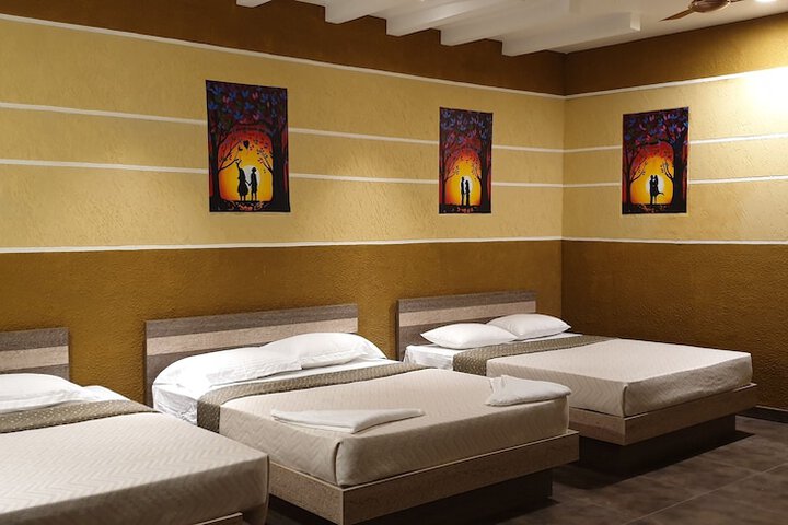 Room 5 of 96
