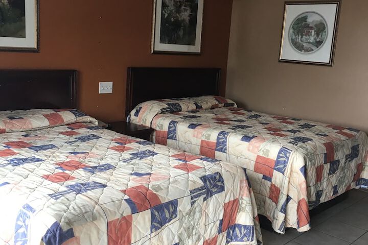 Room 6 of 20