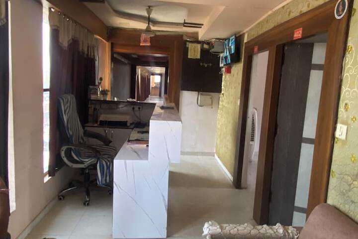 Room 10 of 14