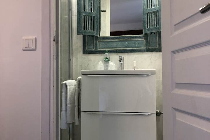 Room 54 of 86