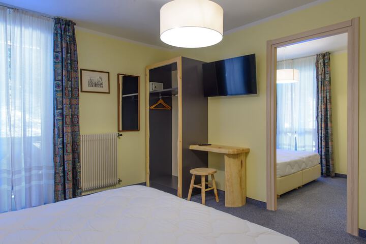Room 14 of 39