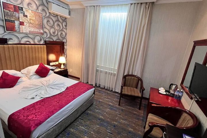 Room 4 of 43