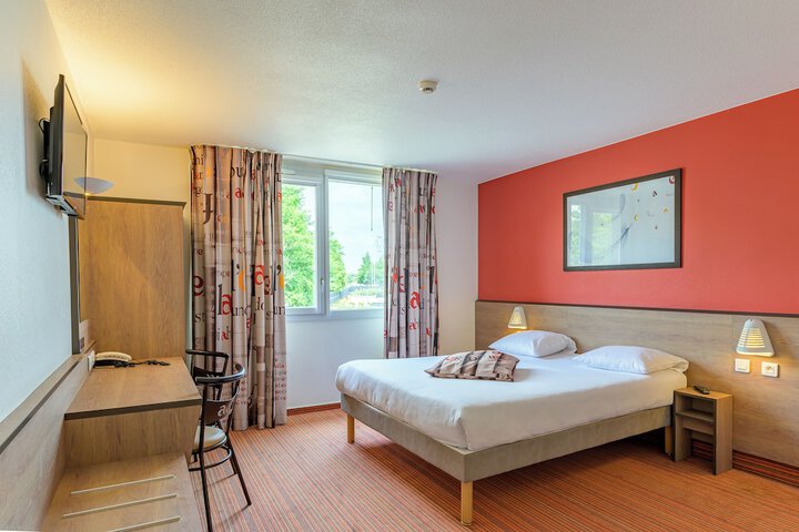 Room 9 of 23