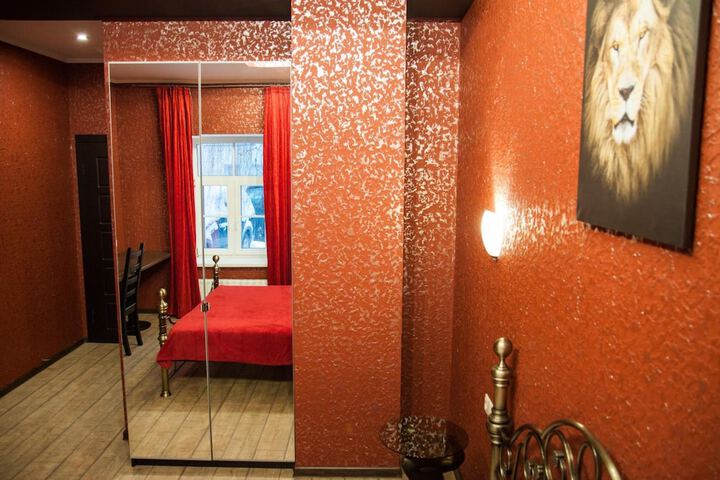 Room 27 of 42