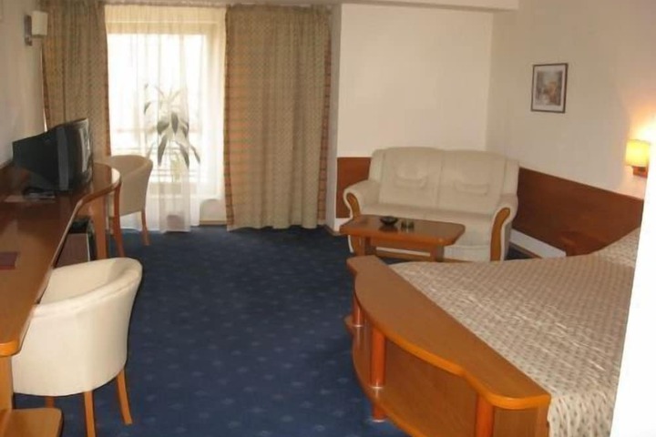Room 17 of 50