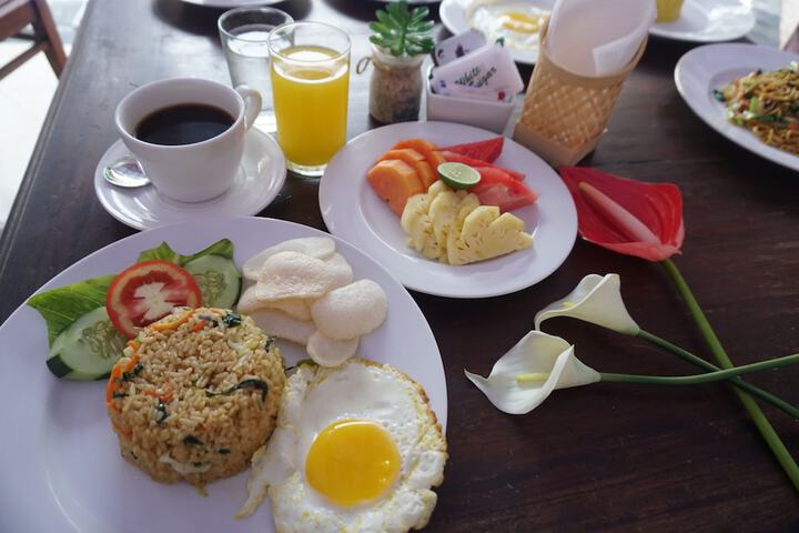 Breakfast/Coffee Service 90 of 132