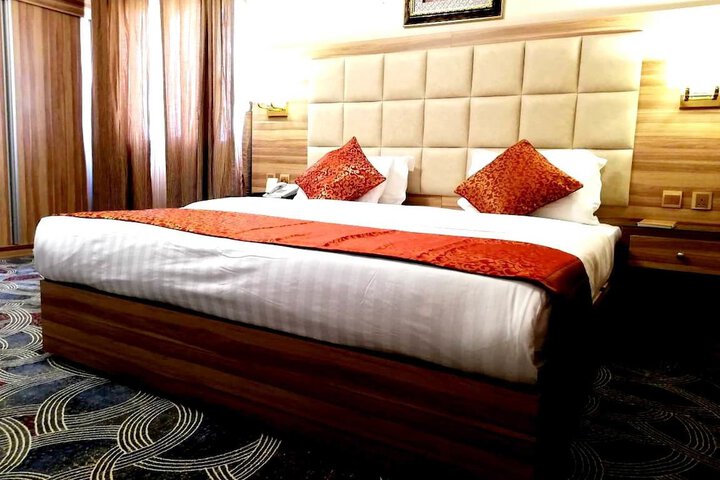 Room 15 of 40