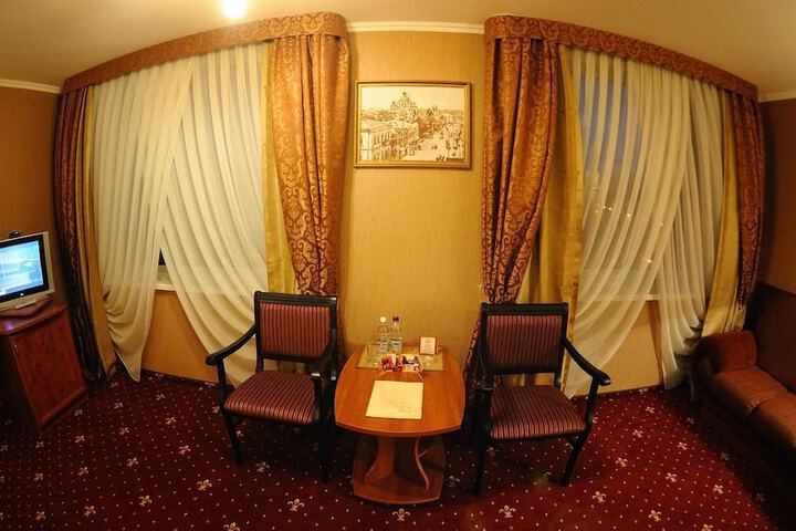 Room 23 of 40