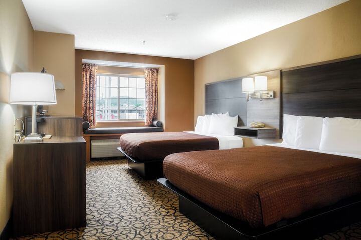 2 Queen Beds (4 of 5)