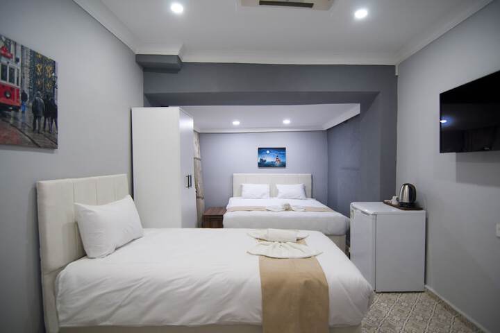 Room 30 of 83