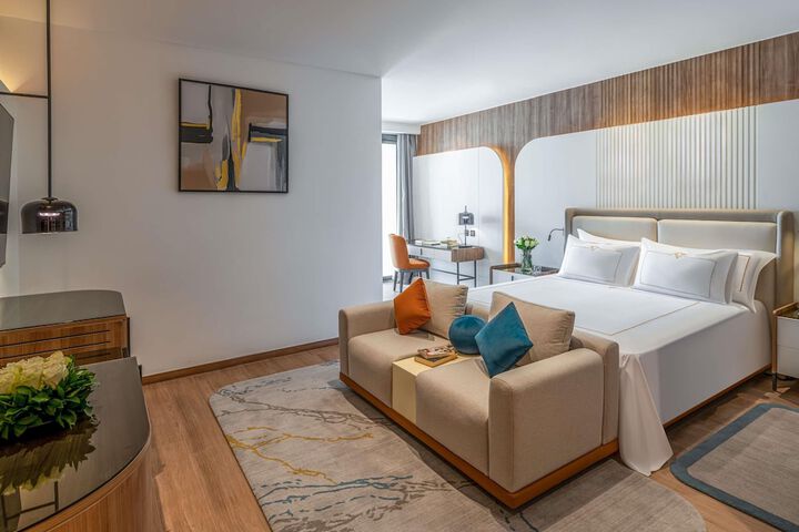 Room 10 of 95