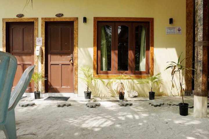 Hotel Exterior 166 of 211