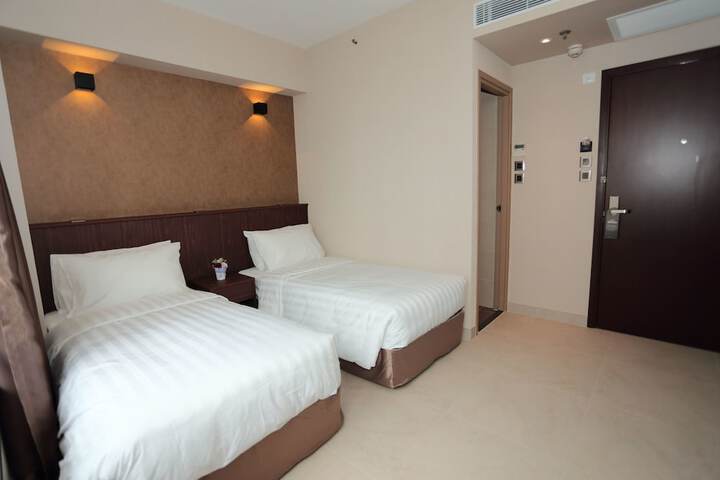 Room 3 of 19