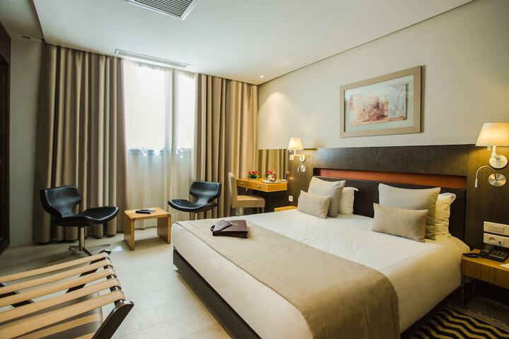 Room 10 of 60