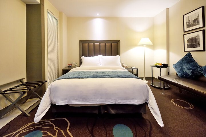Room 7 of 114