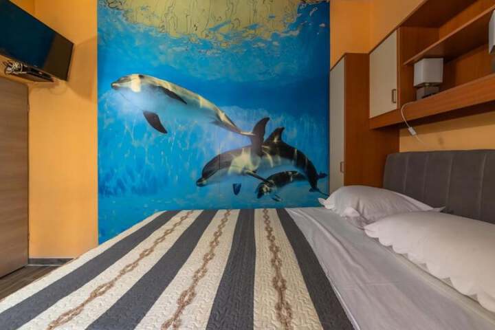 Room 10 of 44