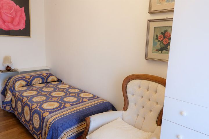 Room 10 of 43