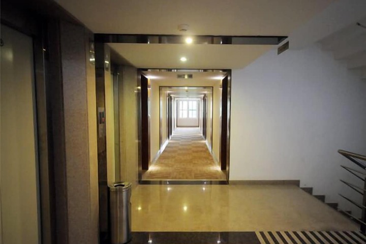 Ballroom/Hall 32 of 39