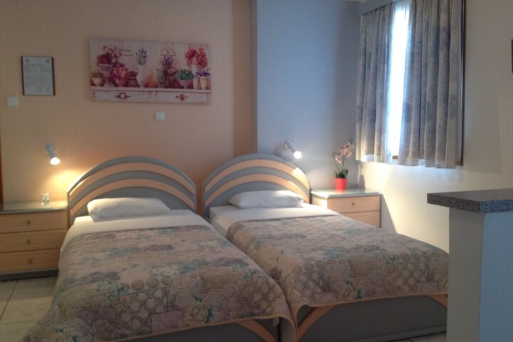 Room 7 of 42