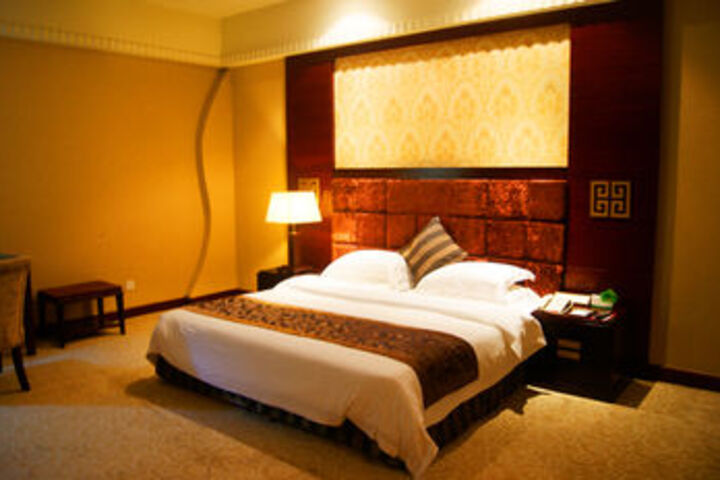 Room 33 of 49
